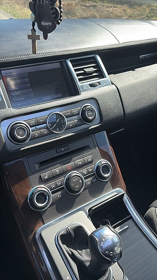 Land Rover Range Rover Sport 3 of 3