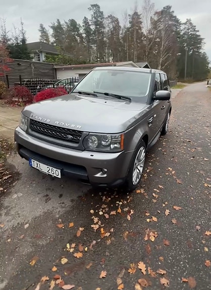Land Rover Range Rover Sport 2 of 3