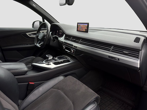 Audi Q7 13 of 23