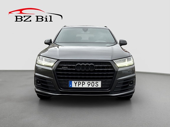 Audi Q7 9 of 23