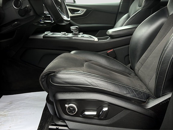 Audi Q7 15 of 23