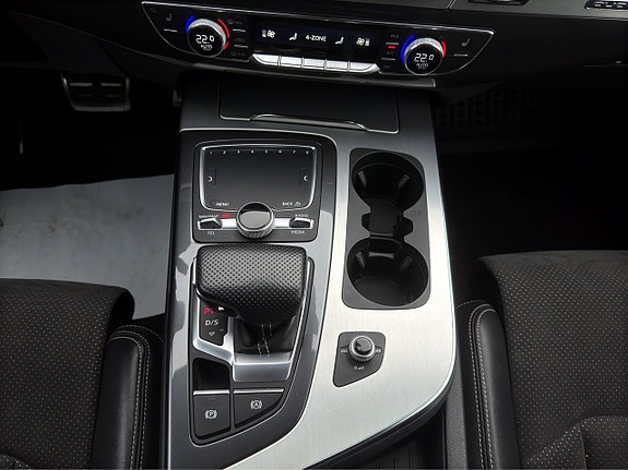 Audi Q7 14 of 23