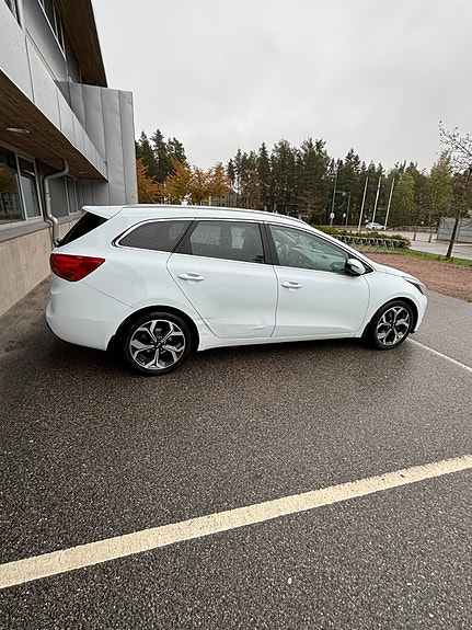 Kia Ceed 3 of 5
