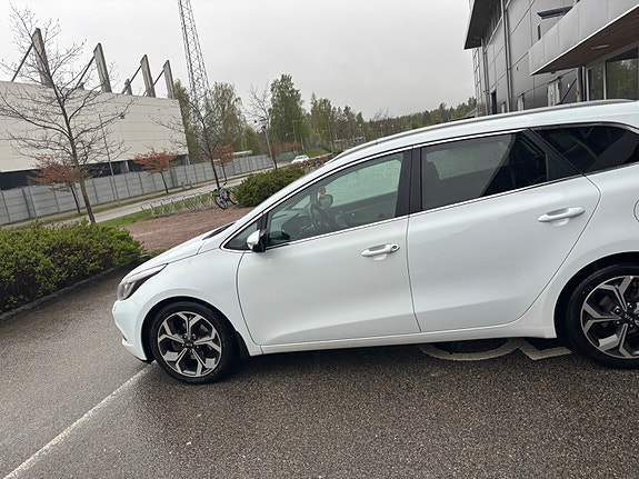 Kia Ceed 2 of 5