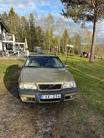 Volvo XC70 12 of 12