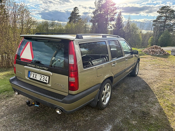 Volvo XC70 4 of 12