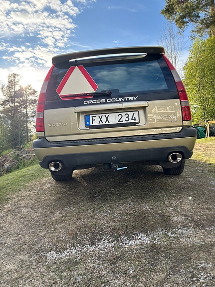 Volvo XC70 3 of 12