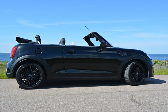 MINI Cooper S 15 of 30