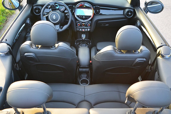 MINI Cooper S 26 of 30