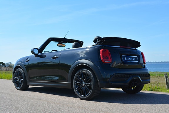 MINI Cooper S 7 of 30