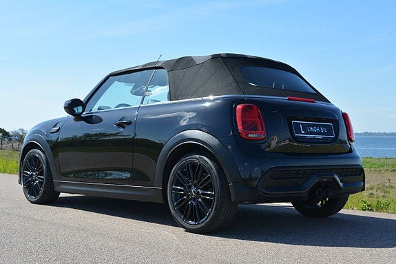 MINI Cooper S 8 of 30