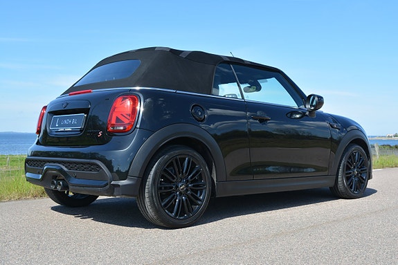 MINI Cooper S 12 of 30