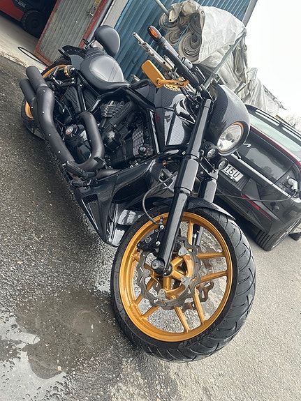 Harley-Davidson VRSCDX Night Rod Special 2 of 6