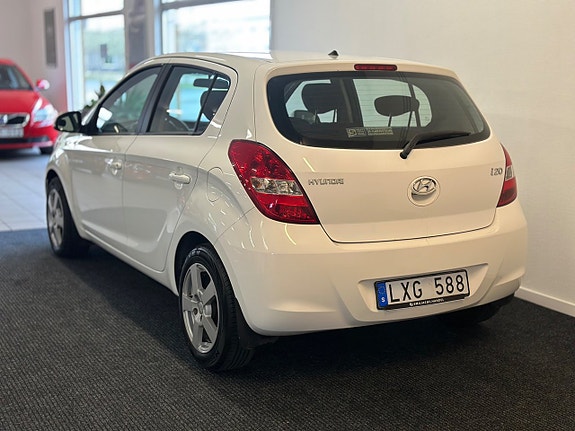 Hyundai i20 8 of 17