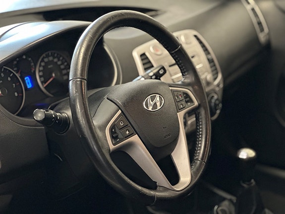 Hyundai i20 10 of 17