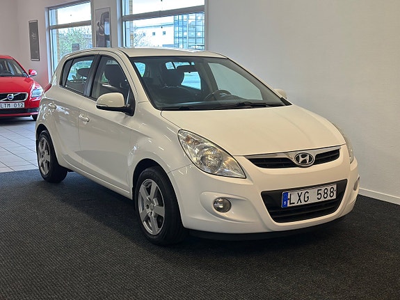 Hyundai i20 7 of 17