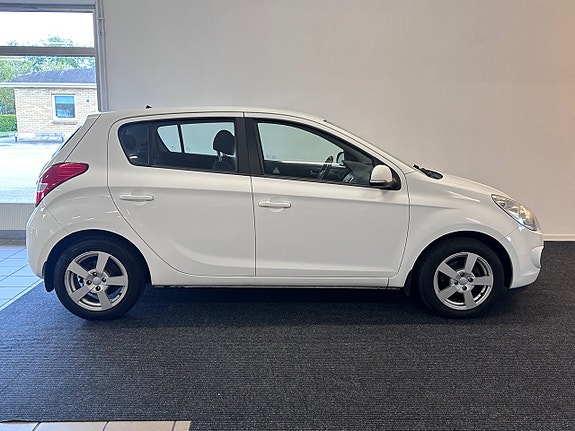 Hyundai i20 6 of 17