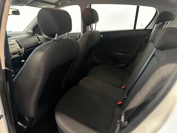 Hyundai i20 15 of 17