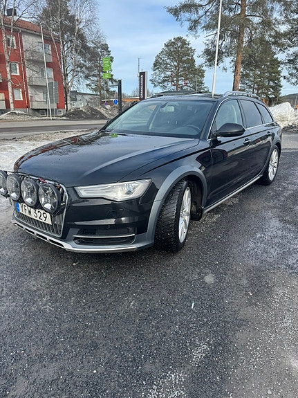 Audi A6 allroad 2 of 5
