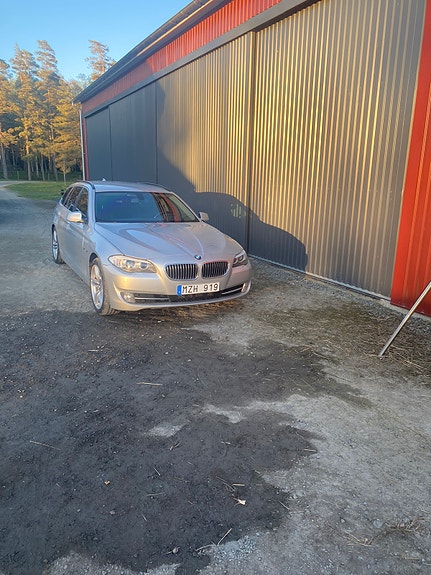 BMW 520d 3 of 5