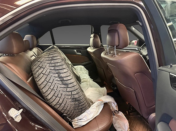 Mercedes-Benz E350 9 of 9