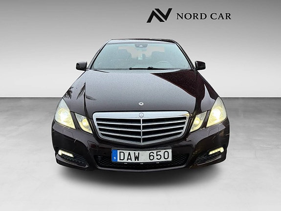 Mercedes-Benz E350 2 of 9