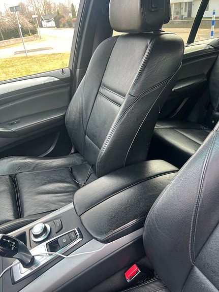 BMW X5 11 of 12