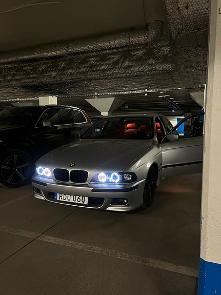 BMW 523i 5 of 5