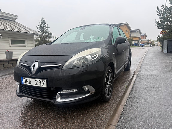 Renault Grand Scenic III 2 of 5