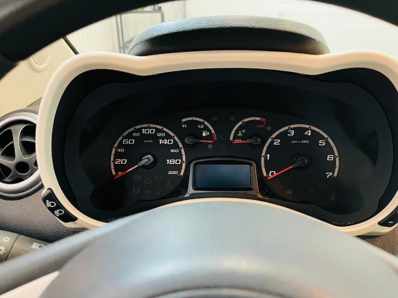 Ford Ka 18 of 23