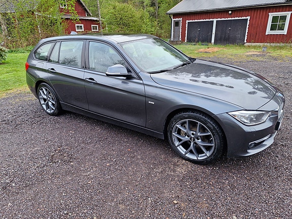 BMW 335d 3 of 5