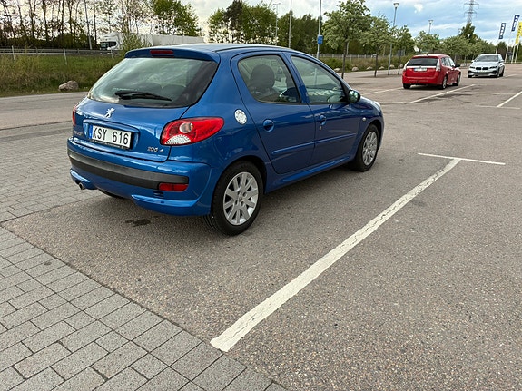 Peugeot 206+ 3 of 5