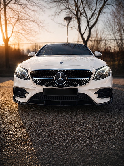 Mercedes-Benz E220 d 2 of 5