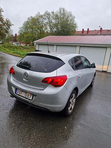 Opel Astra 4 of 5