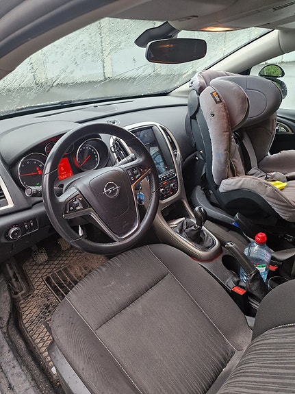 Opel Astra 2 of 5