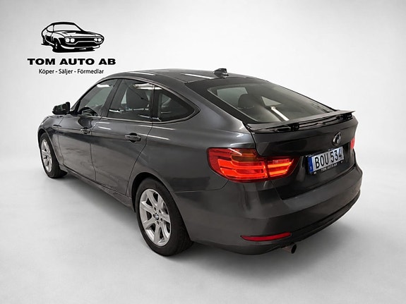 BMW 318d 4 of 5