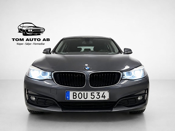 BMW 318d 2 of 5