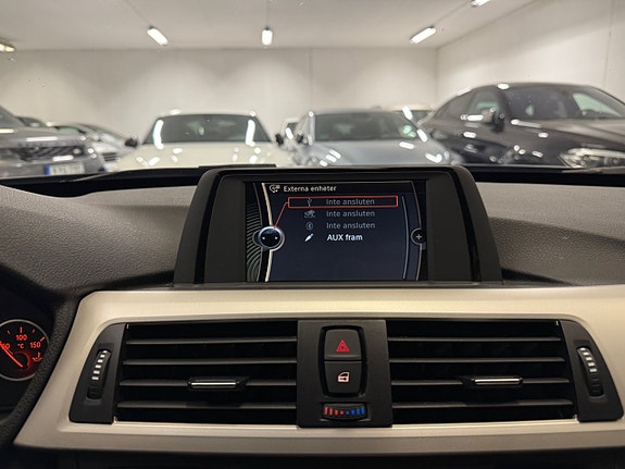 BMW 318d 23 of 30