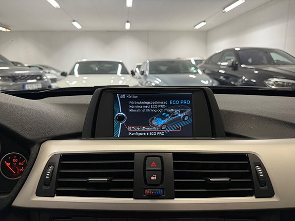BMW 318d 26 of 30