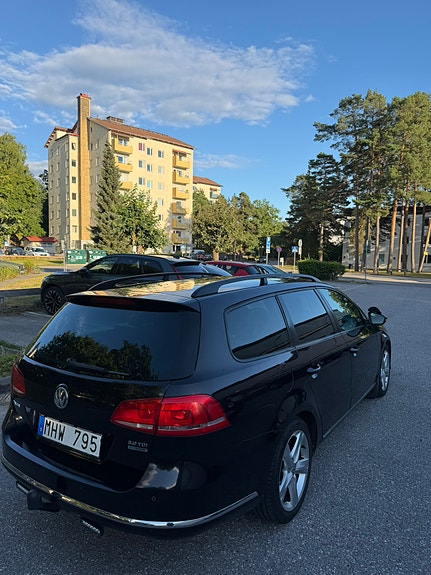 Volkswagen Passat 4 of 9
