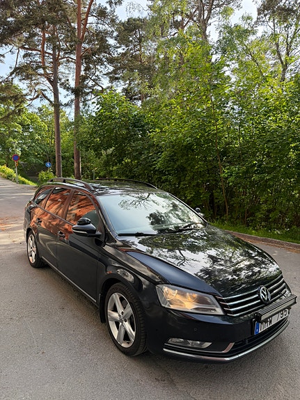Volkswagen Passat 2 of 5