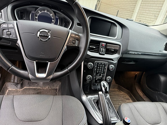 Volvo V40 Cross Country 9 of 11