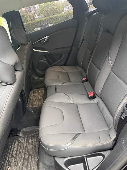 Volvo V40 Cross Country 8 of 11