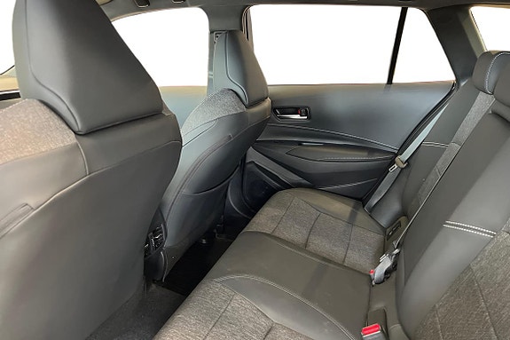 Toyota Corolla 8 of 24