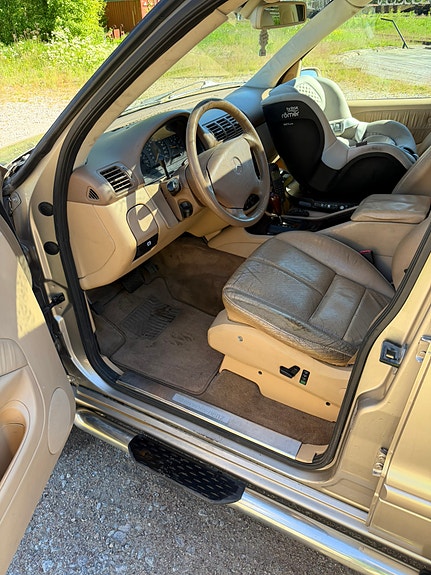 Mercedes-Benz ML400 5 of 5