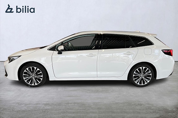 Toyota Corolla 3 of 5
