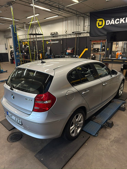 BMW 116d 4 of 5