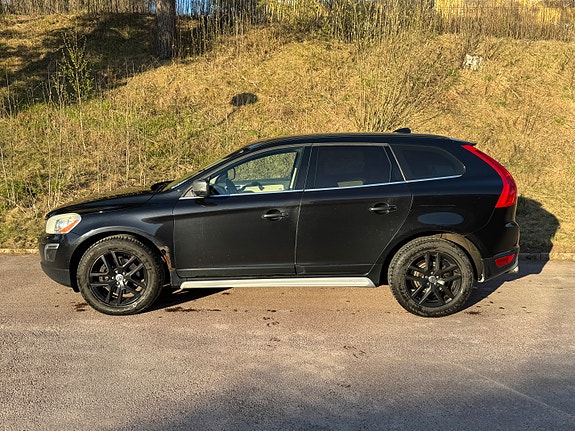 Volvo XC60 3 of 5