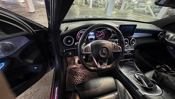 Mercedes-Benz C220 6 of 9