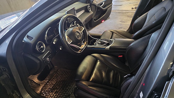 Mercedes-Benz C220 5 of 9